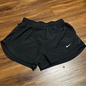 NIKE DRI-FIT SHORTS 🖤
